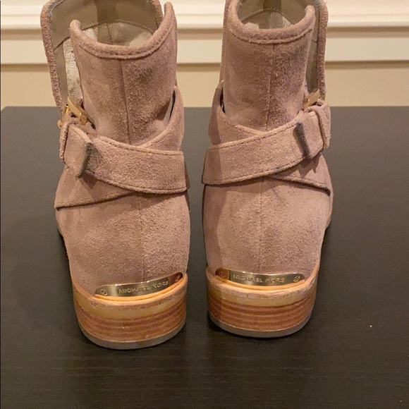 MICHAEL KORS Suede Booties - Picture 4 of 8